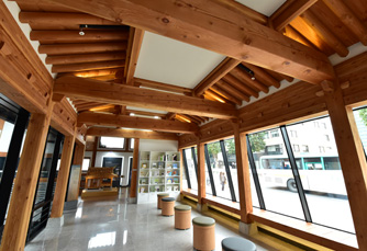 Hanok Technology Exhibition Hall Library