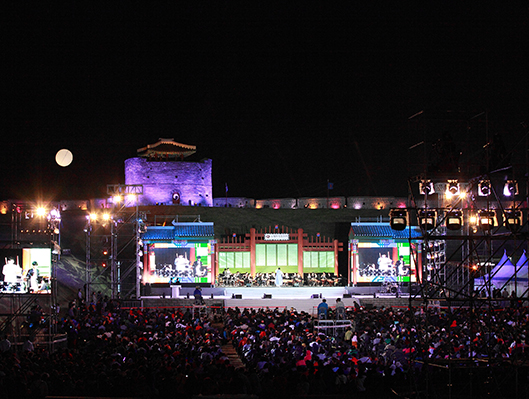 제53회 수원화성문화제 관련 사진입니다.