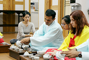 Traditional Dietary Life Experience Center Library